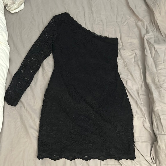 Beautiful one sleeve black lace dress - Picture 1 of 3